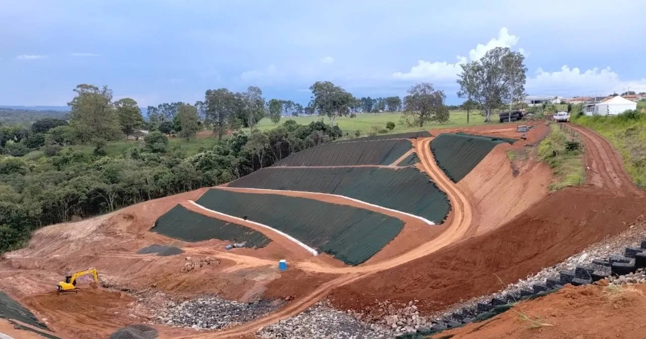 Aplicação de biomanta antierosiva